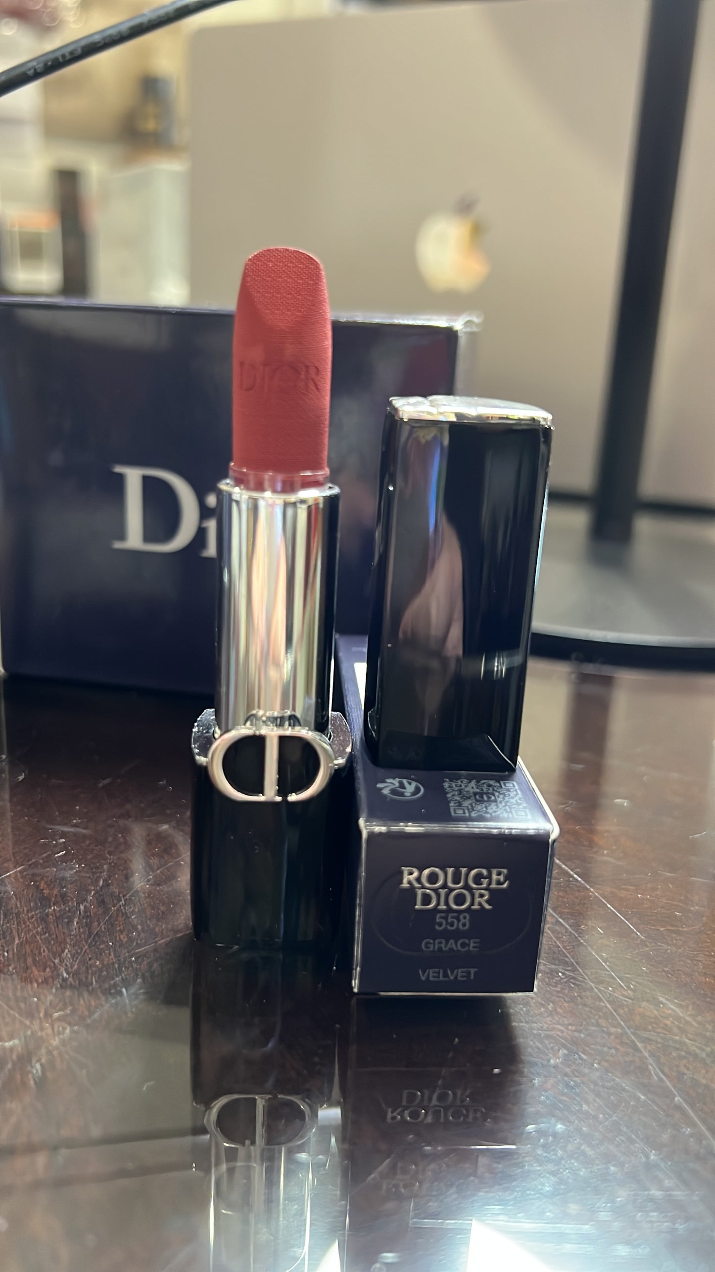 558 Grace velvert Rouge Dior Couture Color - Hydrating & Long-lasting lipstick - Velvet, Satin & New Veil Fin ishes Grace Velvet