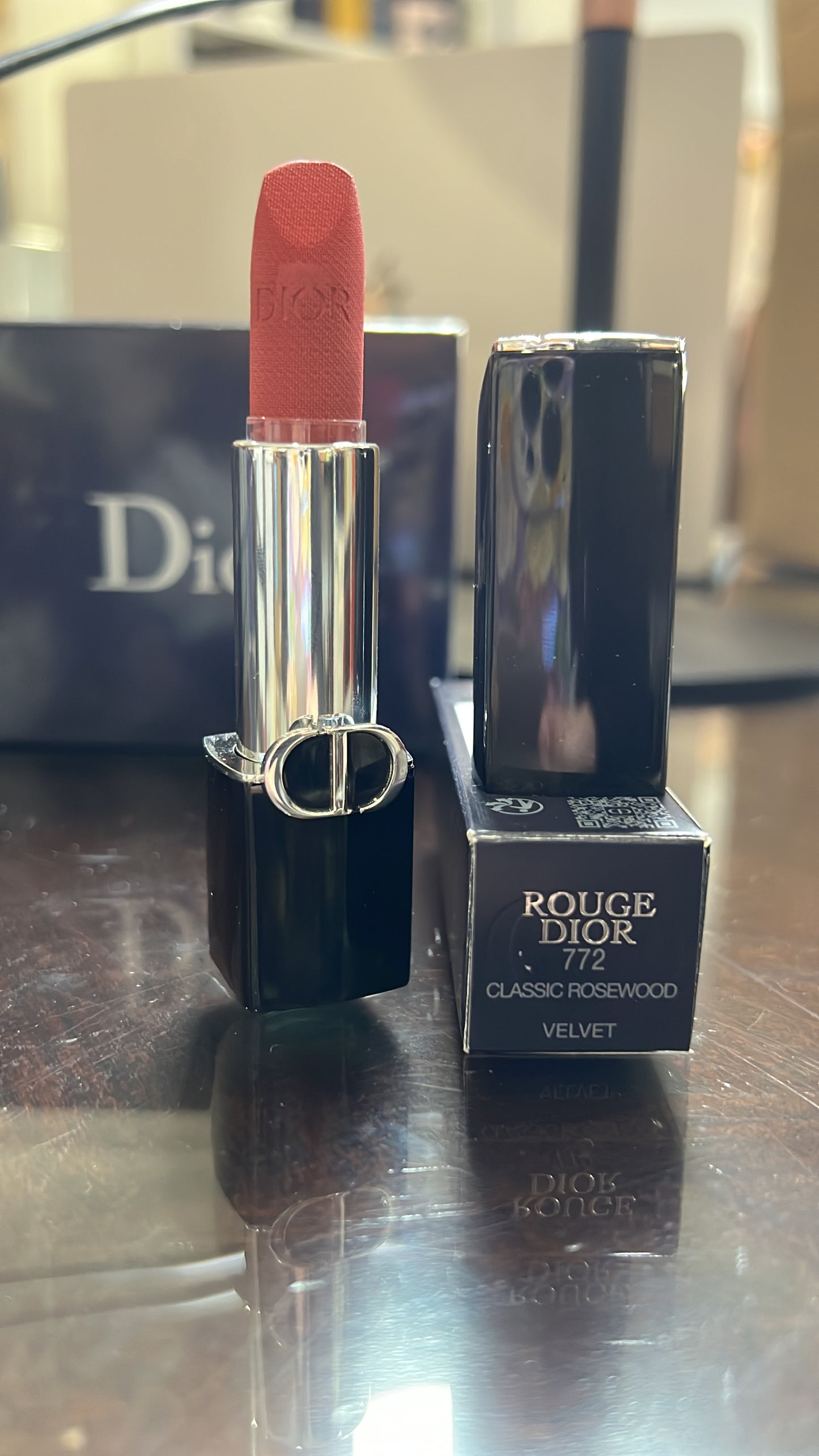 772 Classic rosewood y Rouge Dior Couture Color - Hydrating & Long-lasting lipstick -Velvet, Satin & New Veil Finishes