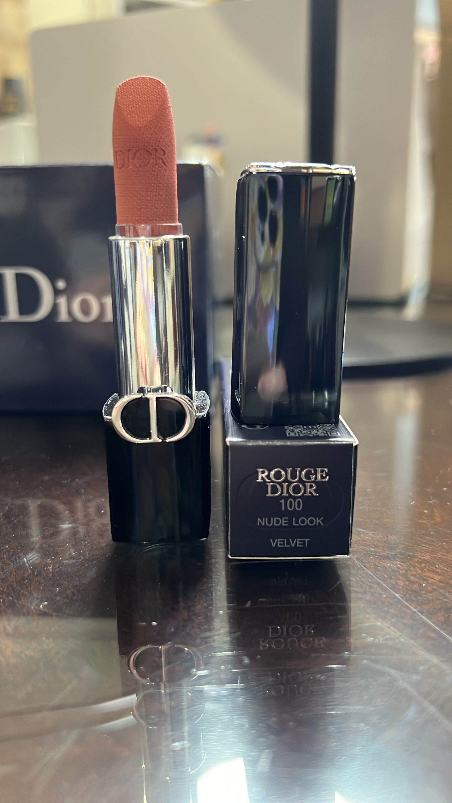 100 Dude look Rouge Dior Couture Color - Hydrating & Long-lasting lipstick -100 Velvet, Satin & New Veil Finishes